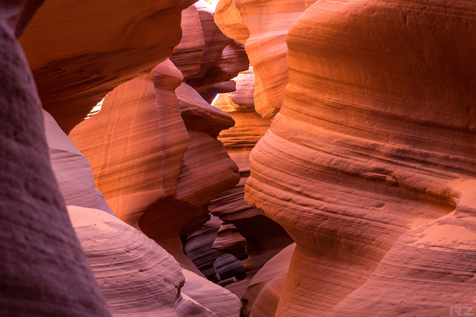 Adventurer Documents His Descent Into Antelope Canyon And It’s Breathtaking