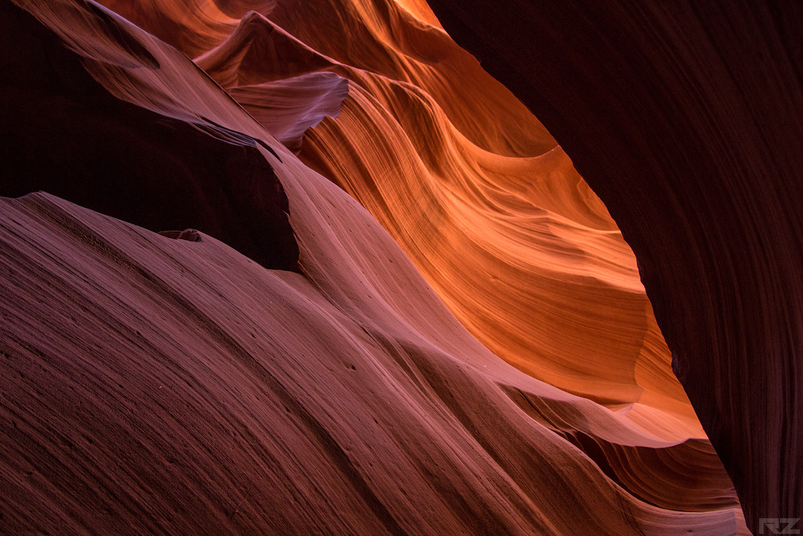 Adventurer Documents His Descent Into Antelope Canyon And It’s Breathtaking