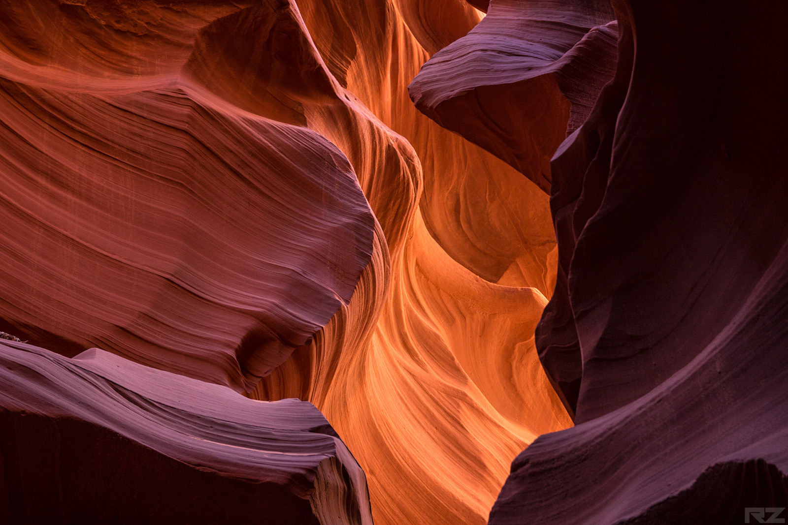 Adventurer Documents His Descent Into Antelope Canyon And It’s Breathtaking