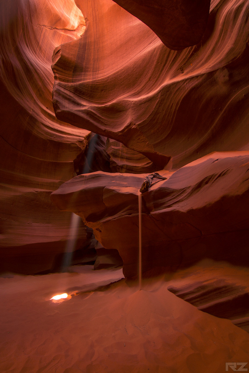 Adventurer Documents His Descent Into Antelope Canyon And It’s Breathtaking