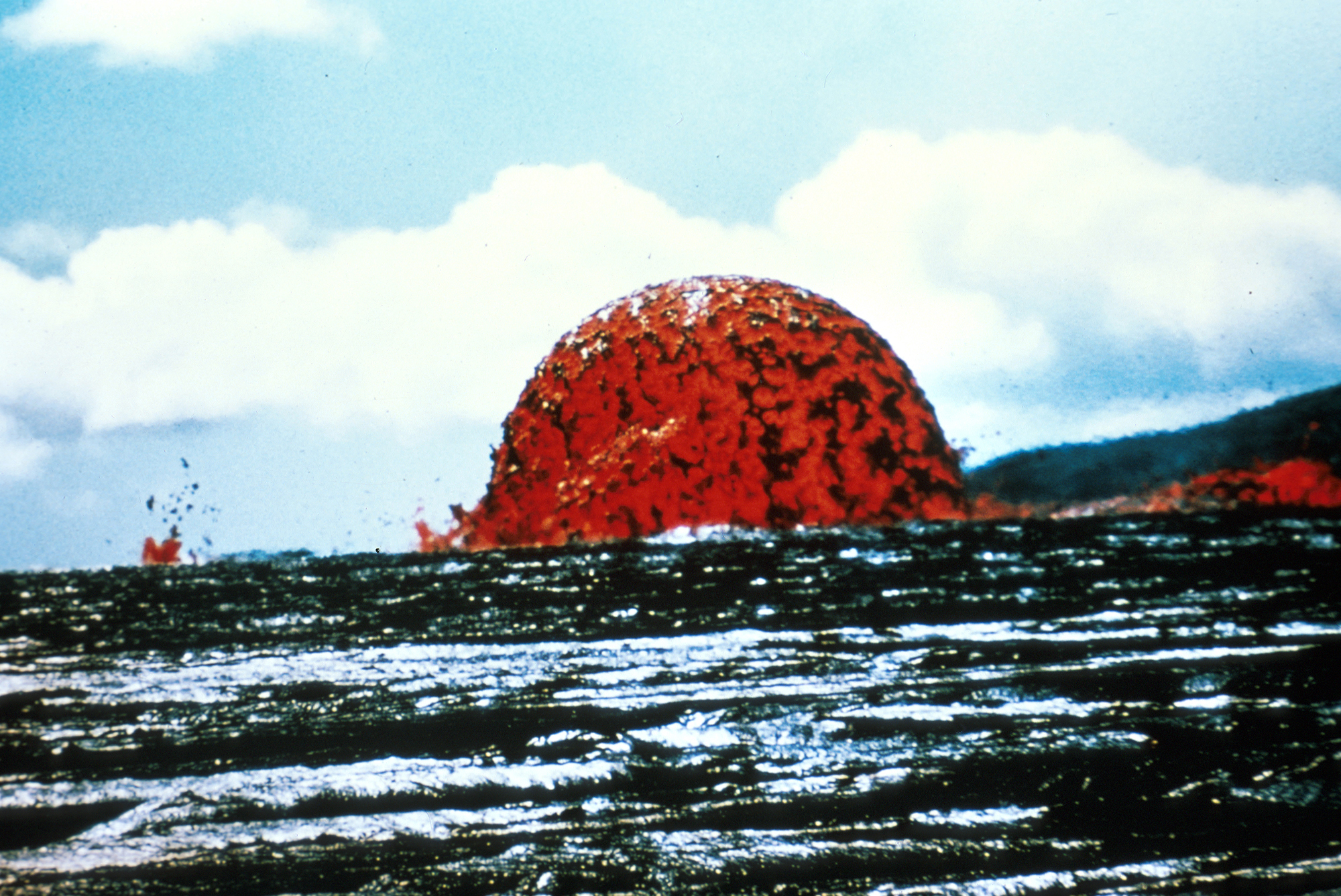 Rare Dramatic Photo Captures 65-Foot-Tall Lava Dome in Hawaii