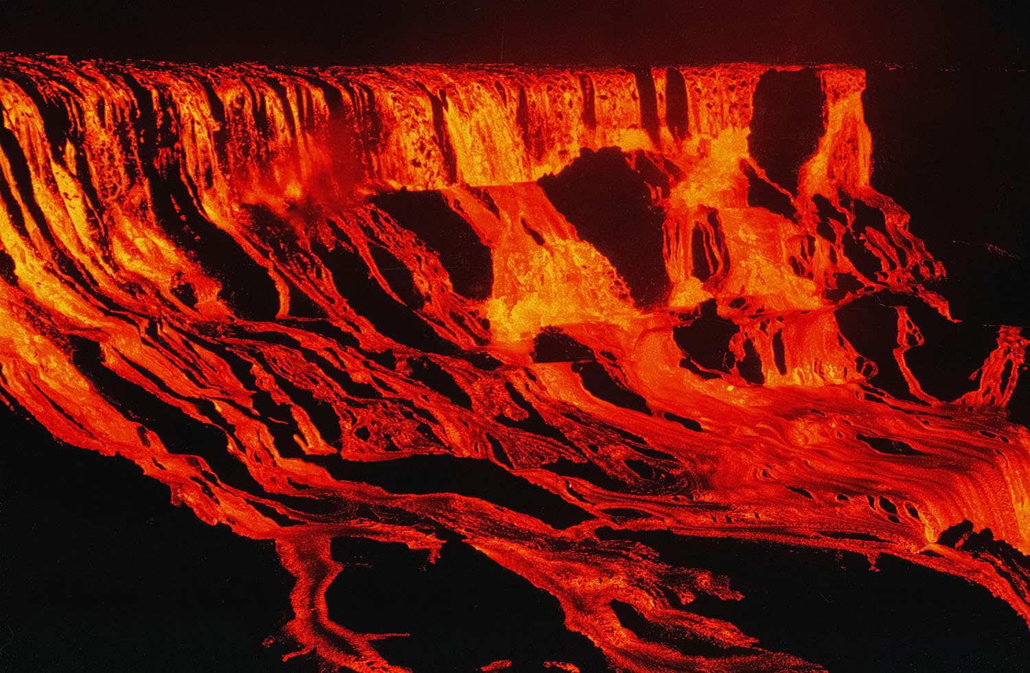 Rare Dramatic Photo Captures 65-Foot-Tall Lava Dome in Hawaii