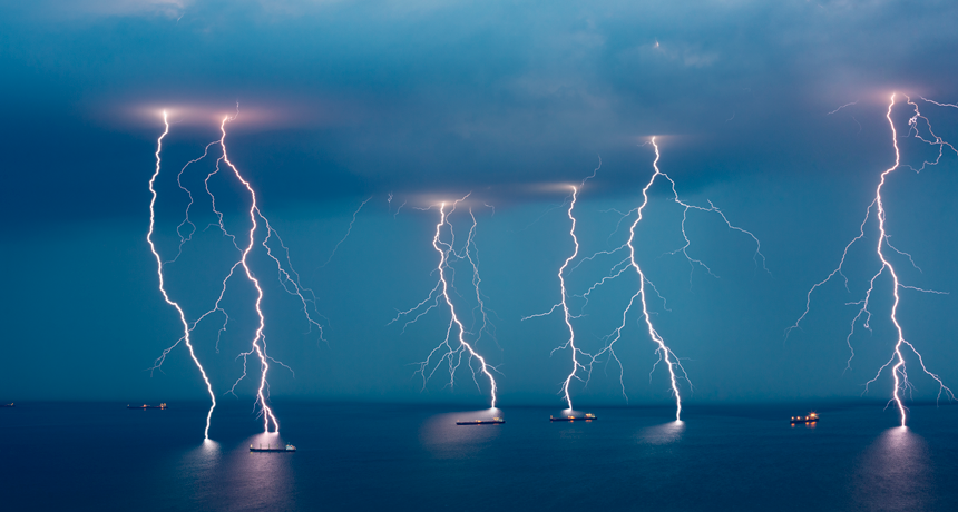 The Science Of Superbolts The Worlds Strongest Lightning Strikes Amazing Nature 