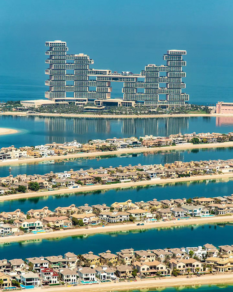 Palm Jumeirah: Palm Tree-Shaped Archipelago in Dubai - Amazing Nature