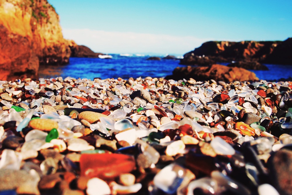 Glass Beach at Fort Bragg: From Trash to Sparkling Treasure - Amazing ...