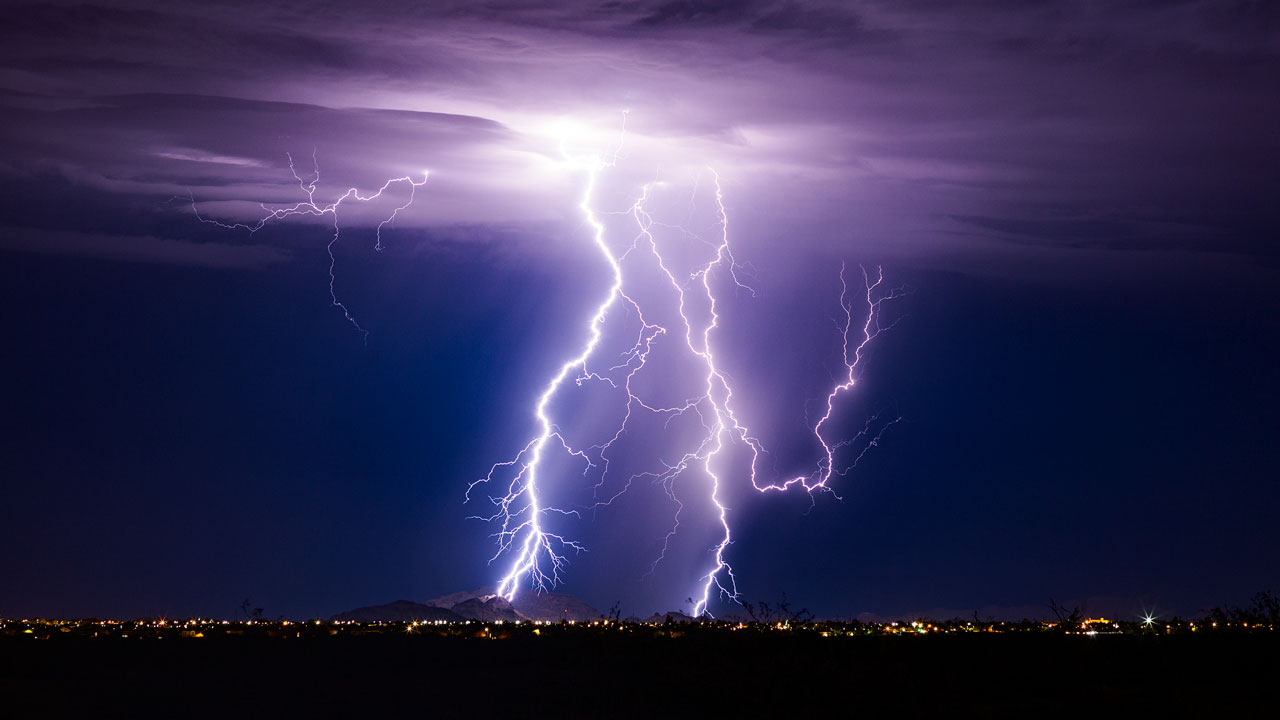 Superbolts' of lightning strike when scientists least expect | Science | AAAS